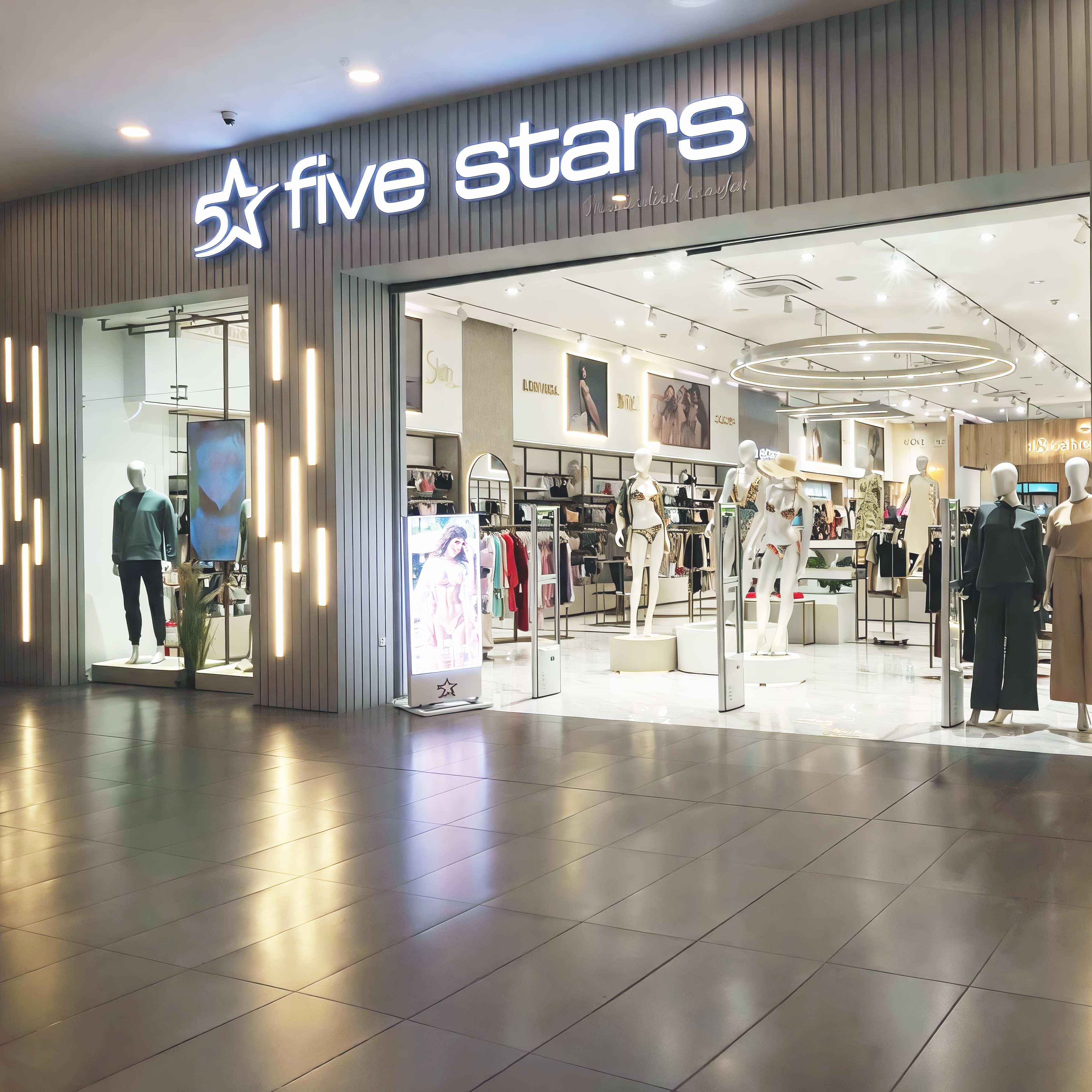 Five Stars C.C. Paseo San Francisco Quito